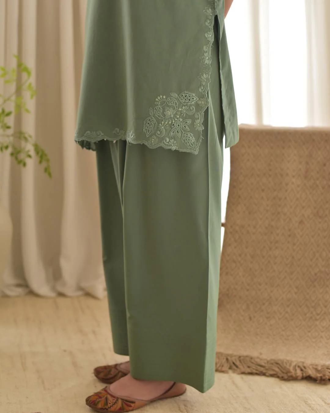 Aira Emb 3pc - Image 8