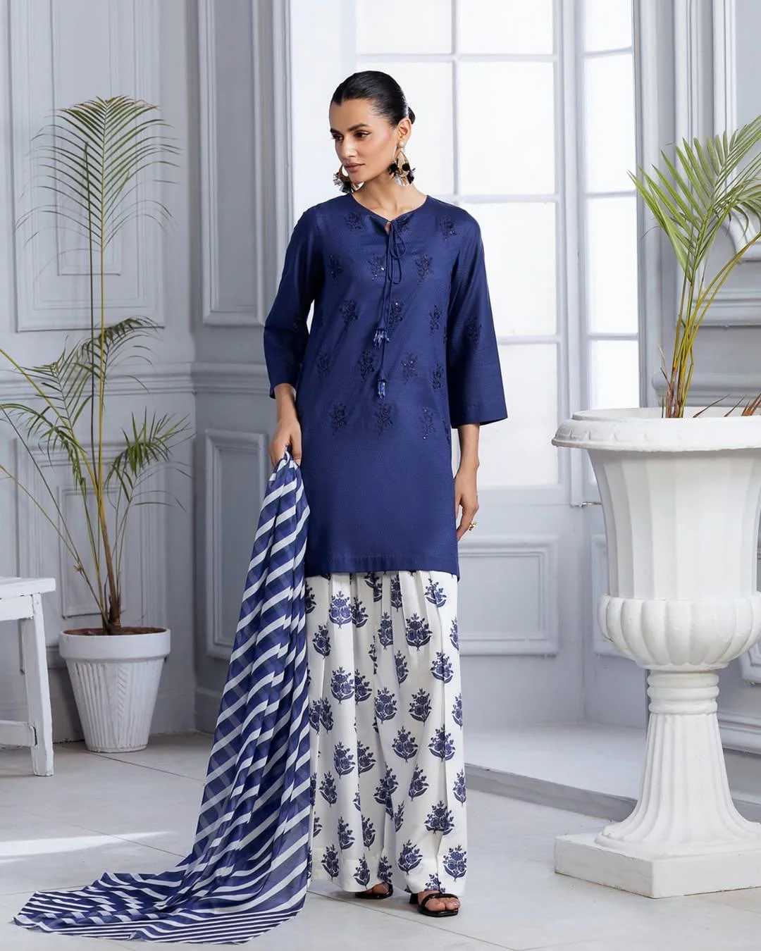 Blue Bloom Emb 3pc - Image 3