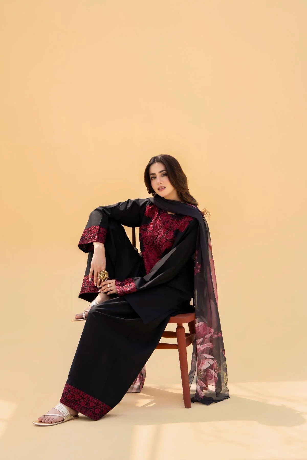 Zaroon Farshi Emb 3pc - Image 3